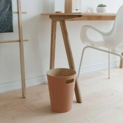 Umbra Corbeille À Papier Woodrow Coloris Sierra 7 Umbra Corbeille À Papier Woodrow Coloris Sierra