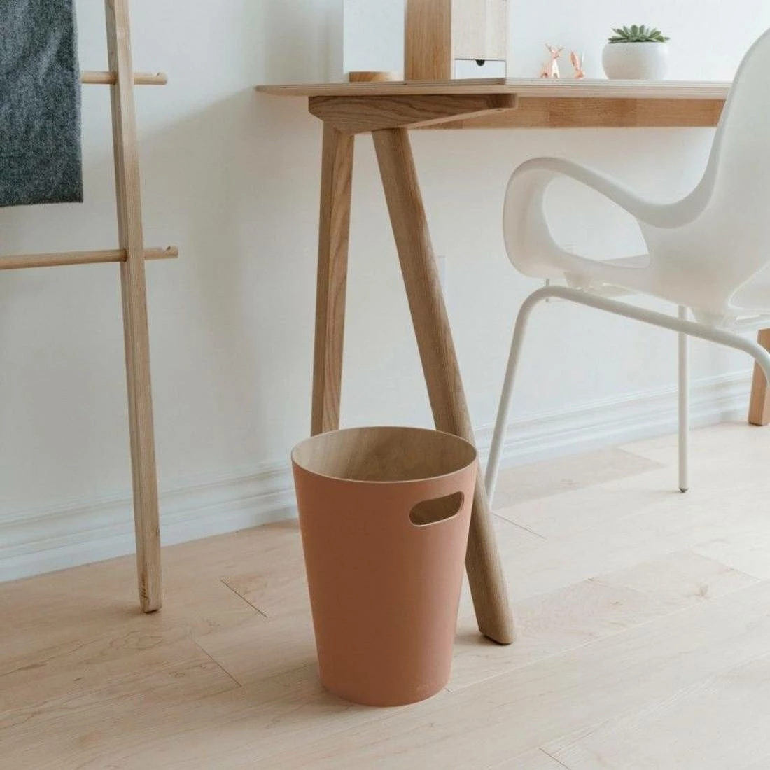 Umbra Corbeille À Papier Woodrow Coloris Sierra 5 Umbra Corbeille À Papier Woodrow Coloris Sierra