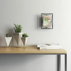 Umbra 4 x 6 Black Prisma Photo Frame