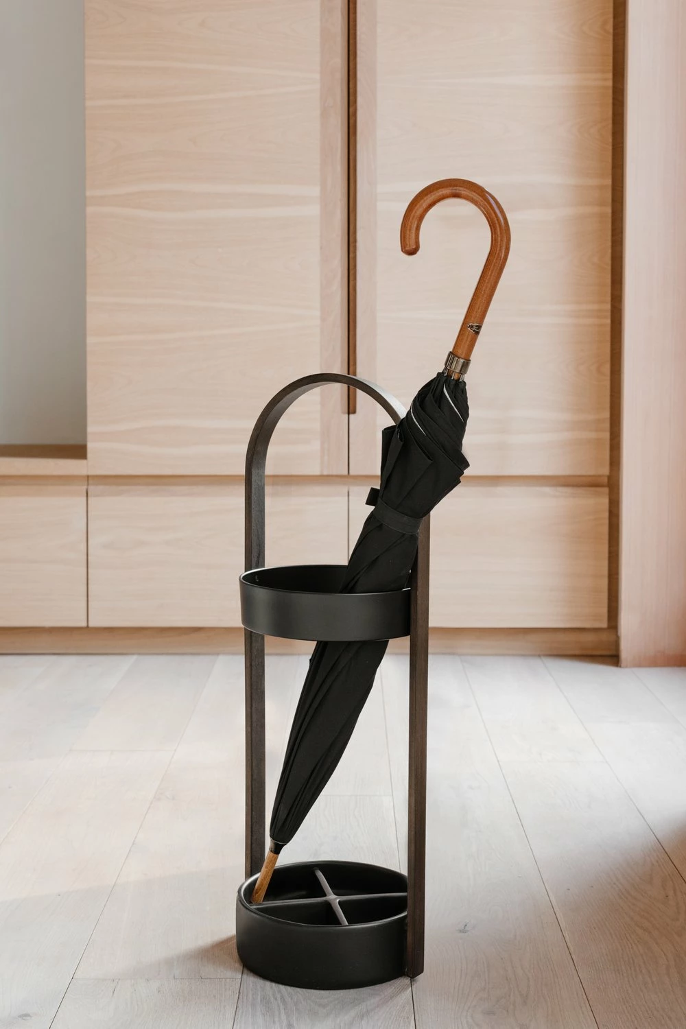 Umbra Black and Walnut Resin and Wood Hub Umbrella Stand 6 Umbra Black and Walnut Resin and Wood Hub Umbrella Stand