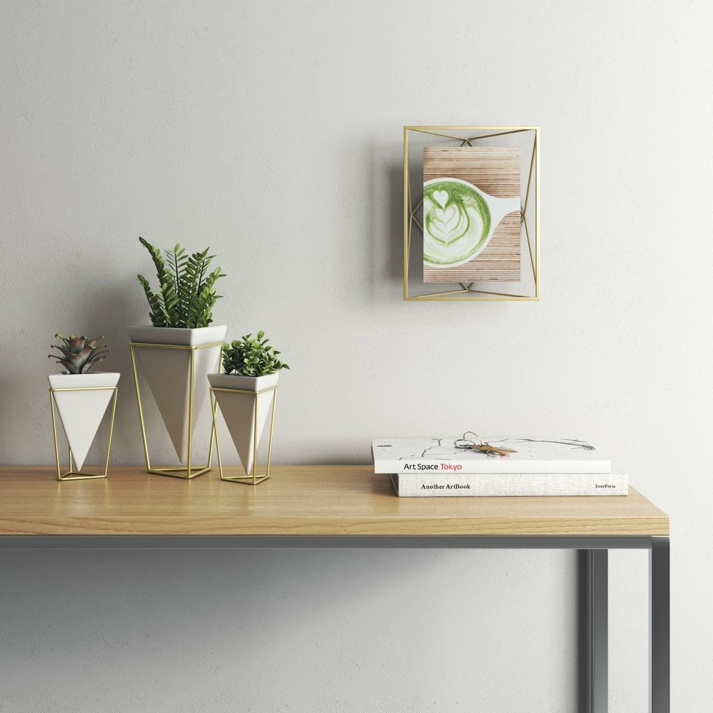 Umbra 5 x 7cm Matte Brass Prisma Photo Frame 5 Umbra 5 x 7cm Matte Brass Prisma Photo Frame