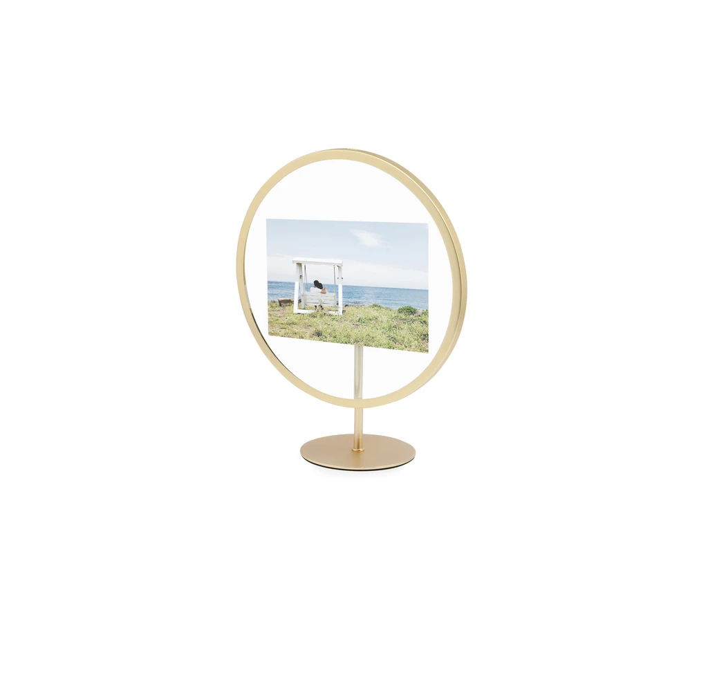 Umbra 10 x 15cm Brass Infinity Photo Frame 6 Umbra 10 x 15cm Brass Infinity Photo Frame