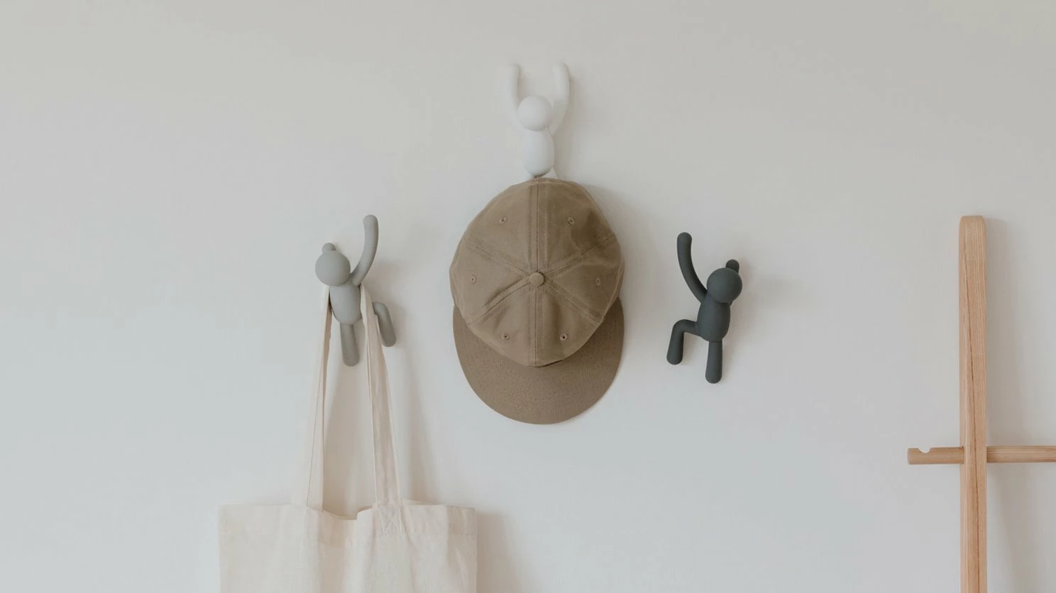 Umbra Set of 3 Grey Buddy Hooks 6 Umbra Set of 3 Grey Buddy Hooks