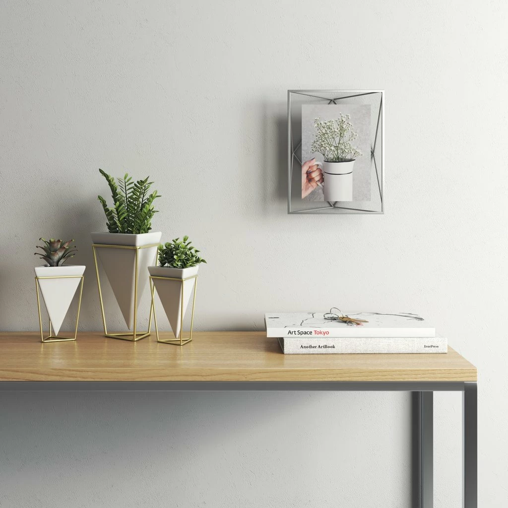 Umbra 5 x 7 Chrome Prisma Photo Frame 6 Umbra 5 x 7 Chrome Prisma Photo Frame