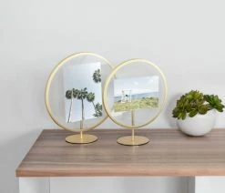 Umbra Brass Infinity Floating Circular Picture Frame 4x6