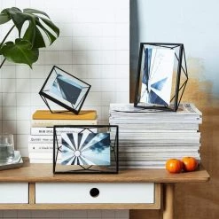 Umbra 4" x 6" Black Prisma Photo Frame