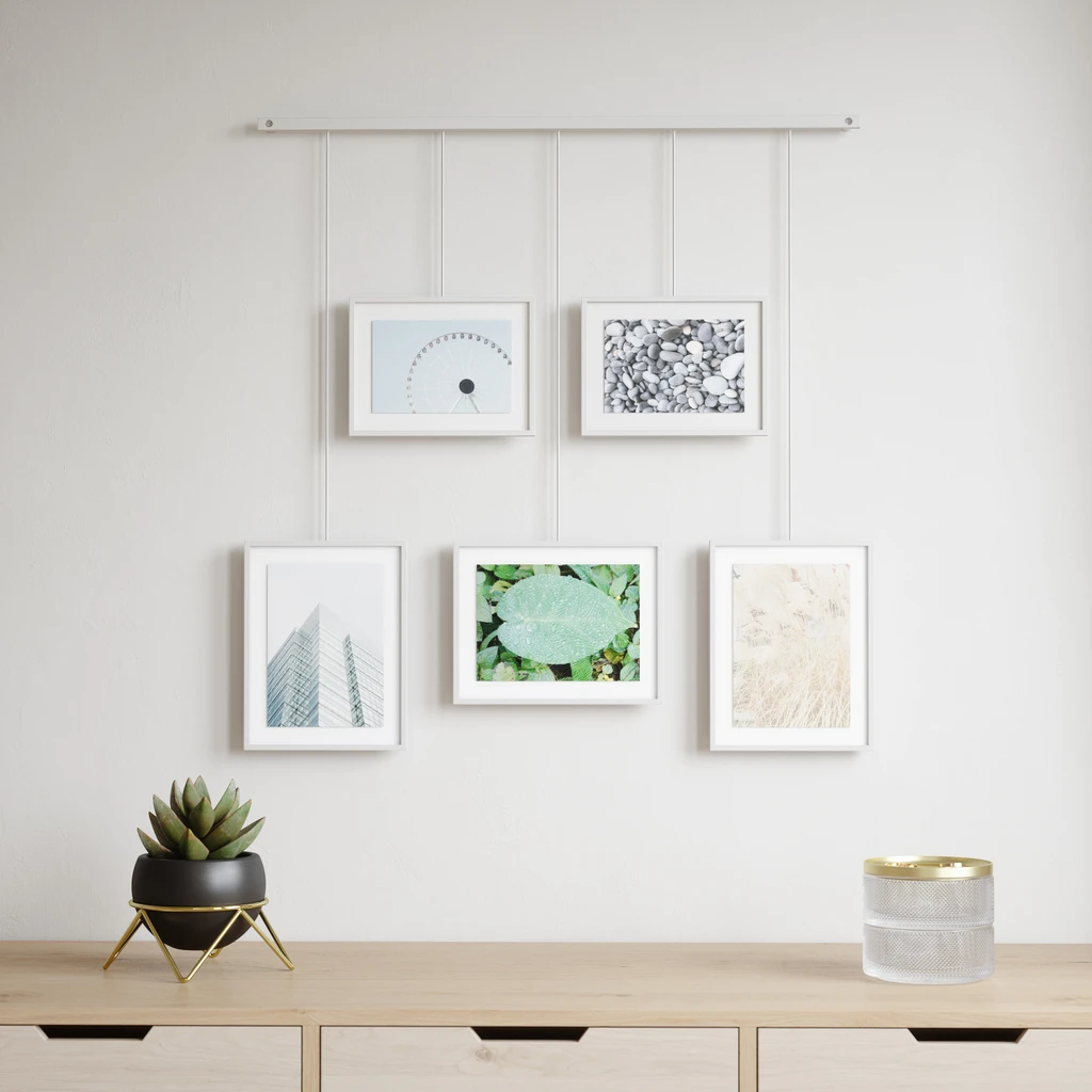 Umbra Set of 5 White Exhibit Hanging Photo Frames 5 Umbra Set of 5 White Exhibit Hanging Photo Frames