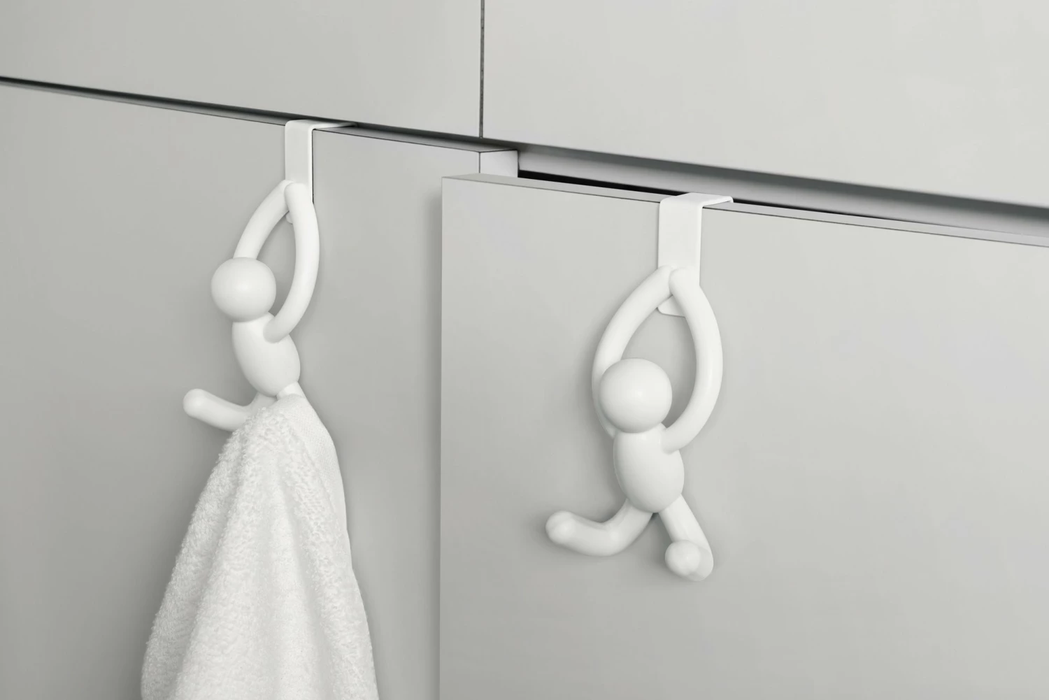 Umbra Set of 2 Buddy Over The Cabinet Hook 4 Umbra Set of 2 Buddy Over The Cabinet Hook